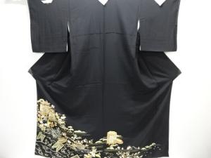 未使用品　仕立て上がり　貝桶に草花模様刺繍留袖(比翼付き)